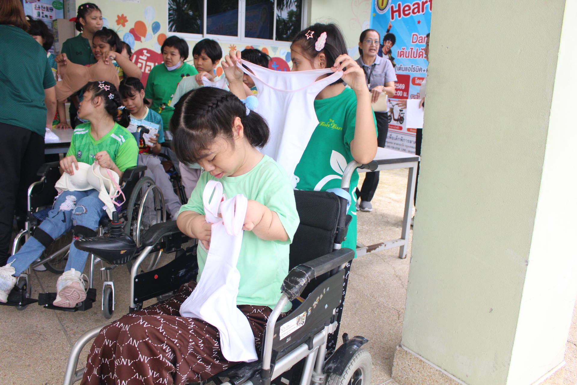 ซาบีน่า ส่งต่อความห่วงใย มอบผลิตพภัณฑ์จากโครงการ “New Life BRA CYCLE” แก่บ้านคามิลเลียนเพื่อเด็กพิการ ลาดกระบัง 2
