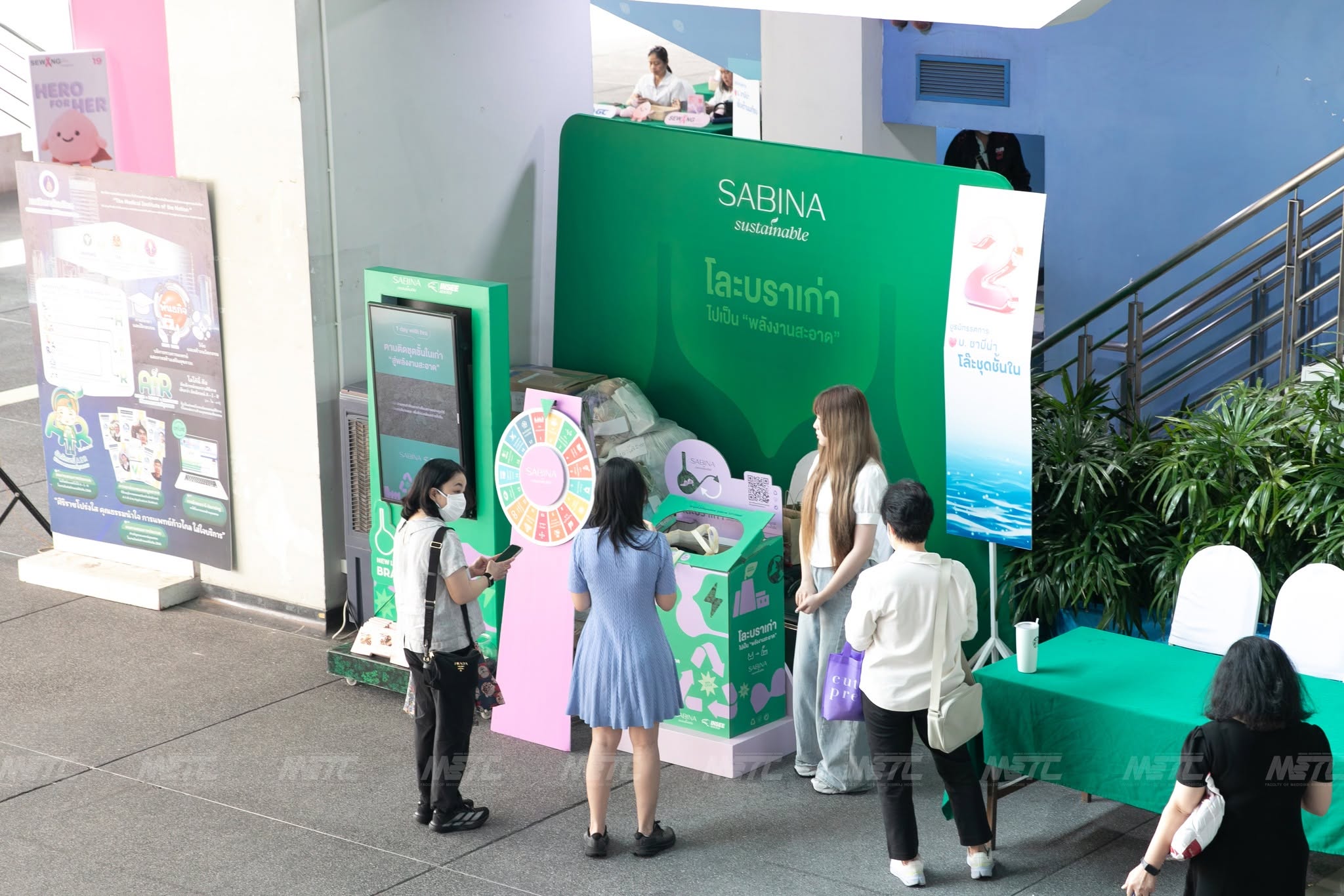SABINA ร่วม “ตลาดน้ำความดี ปีที่ 3” ชวนโละบราเก่าสู่พลังงานสะอาด พร้อมรวมพลังจิตอาสาเย็บเต้านมเทียมเพื่อผู้ป่วยมะเร็งเต้านม 3
