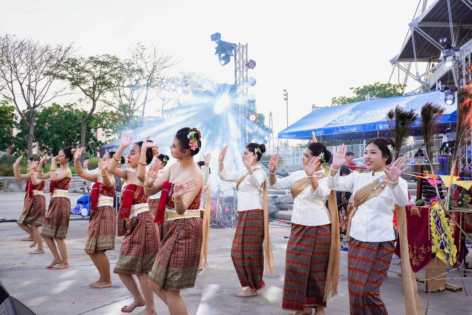 บริษัท ซาบีน่า ฟาร์อีสท์ จำกัด ในโครงการ U Project ร่วมสนับสนุน โครงการเทศกาลว่าวและบอลลูน มธ. ปีการศึกษา 2568 5