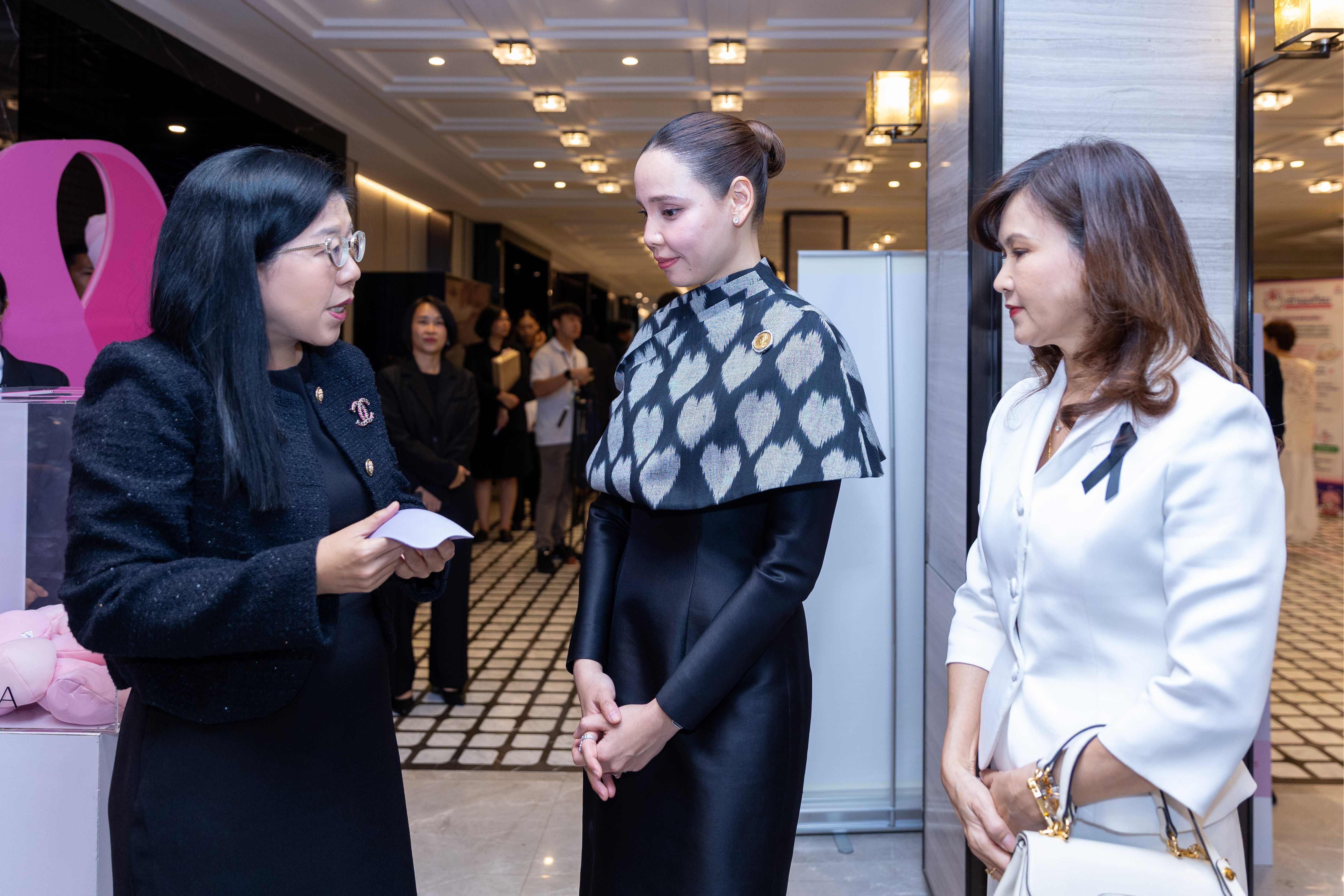 The "Voice for Her Power" alliance unites the strength of all sectors to reinforce the awareness of "Early Detection, Early Treatment, Increased Survival Chances" in the fight against breast cancer. 3