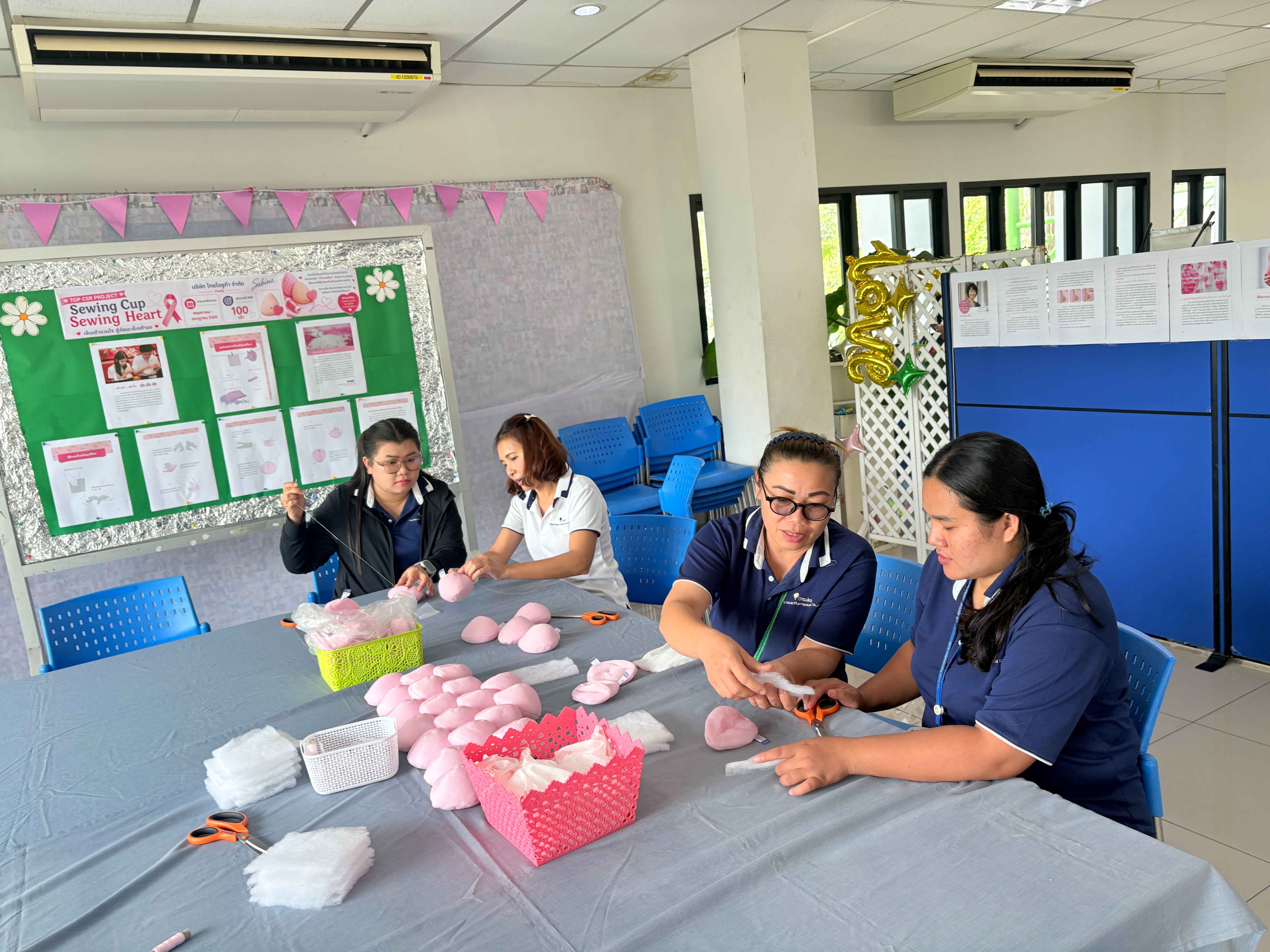 ซาบีน่า สานต่อความร่วมมือ “ไทยโอซูก้า” ปีที่ 4 ร่วมเย็บเต้านมเทียม 100 เต้า ส่งต่อผู้ป่วยมะเร็งเต้านม 2