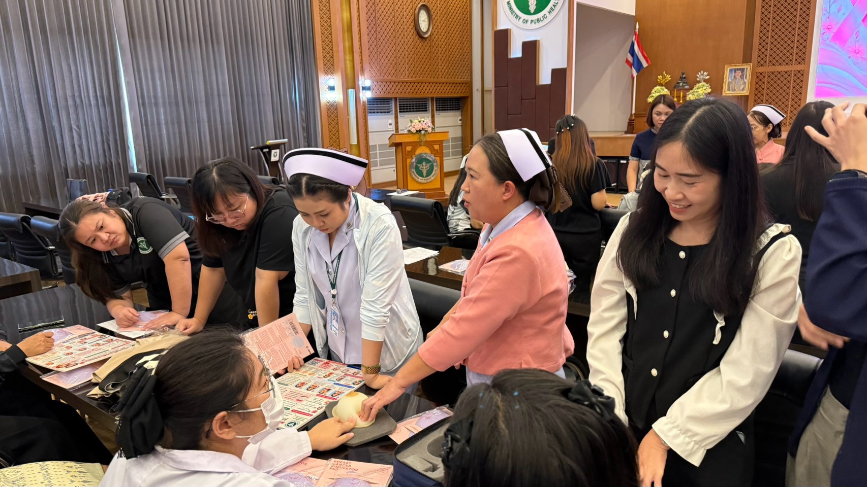 ซาบีน่าร่วมสร้าง “หญิงยุคใหม่ใส่ใจเต้านม” เสริมทักษะตรวจเต้านมด้วยตนเอง สู้ภัยมะเร็งเต้านม 3