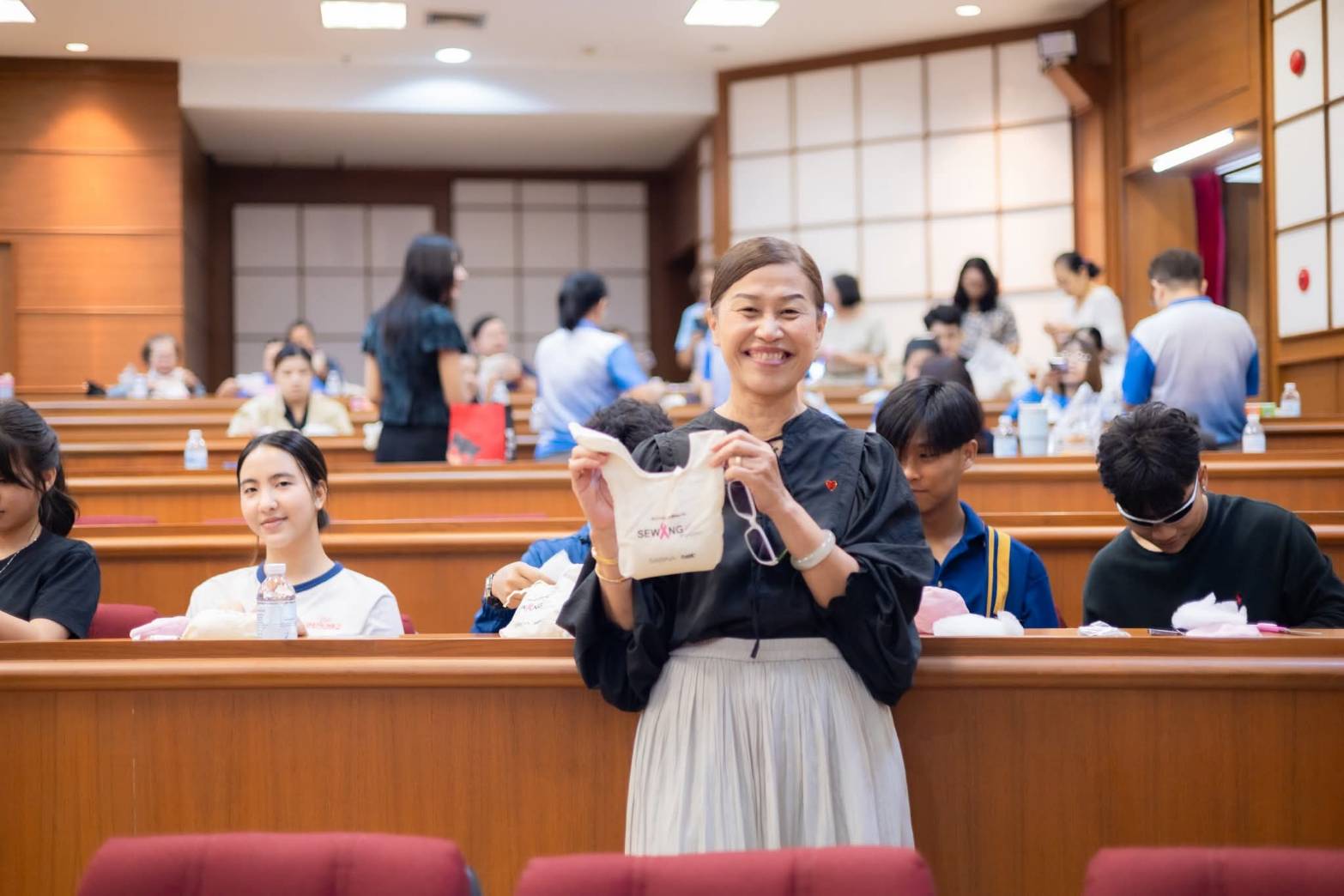 ซาบีน่าสนับสนุนโครงการ “สานสายใยฟ้า-ขาว” มหาวิทยาลัยพายัพ พร้อมรับมอบเต้านมเทียม 200 เต้า เพื่อส่งต่อกำลังใจแก่ผู้ป่วยมะเร็งเต้านม 4