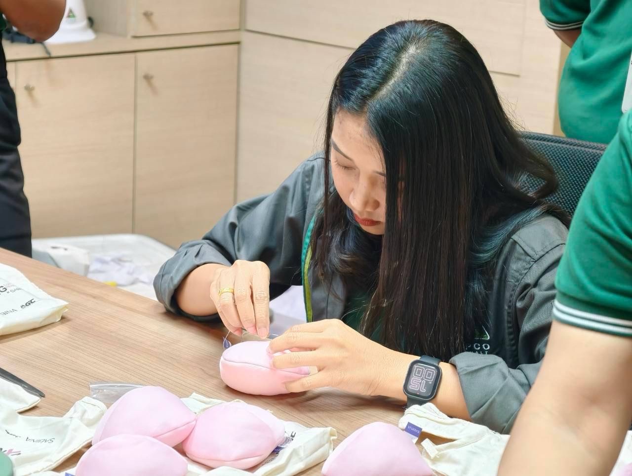 ซาบีน่า สนับสนุนอุปกรณ์เย็บเต้านมเทียม 200 เต้า ให้ “ทิปโก้แอสฟัลท์” ชวนพนักงานร่วมส่งต่อกำลังใจผู้ป่วยมะเร็งเต้านม 3