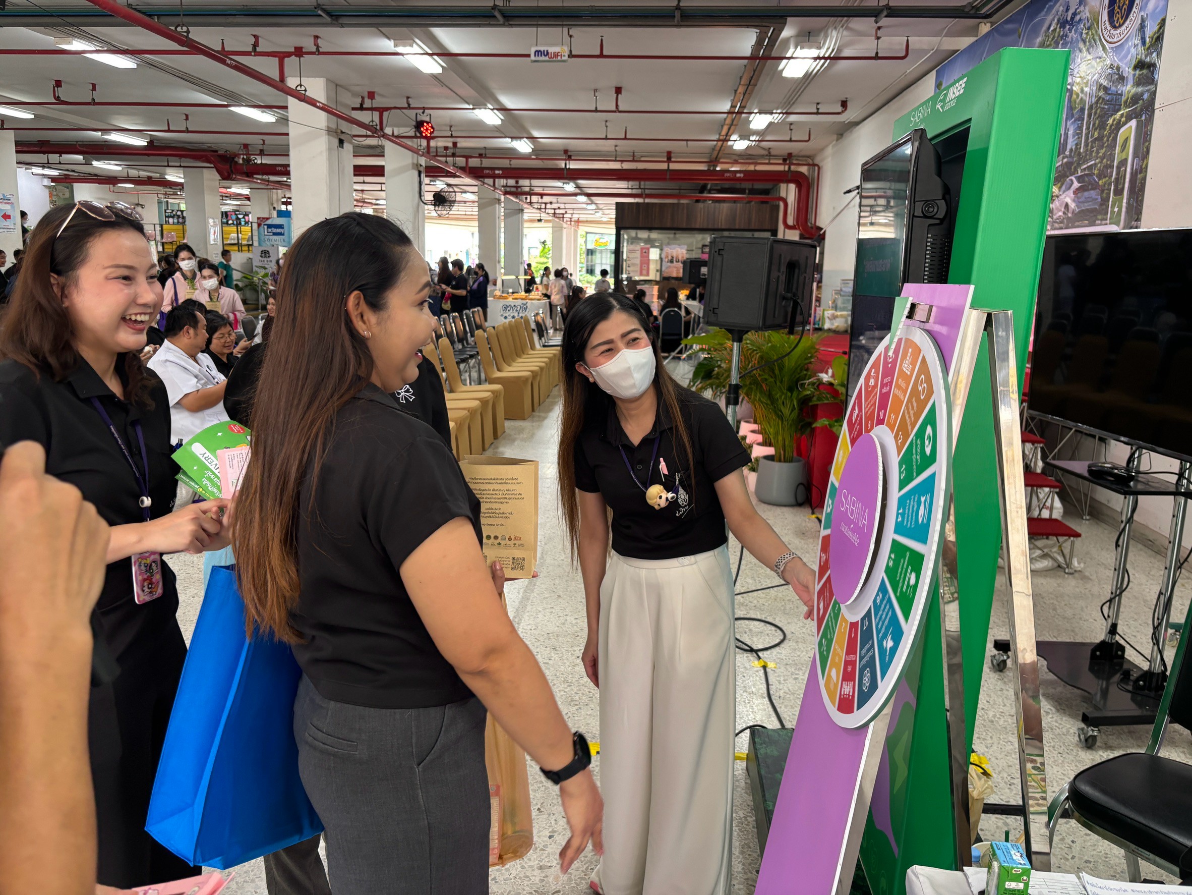 ซาบีน่า ร่วมงานนิทรรศการ “Net Zero Together” ชวนโละบราเก่า เปลี่ยนเป็นพลังงานสะอาด พร้อมสนุกกับเกมหมุนวงล้อ ESG 4