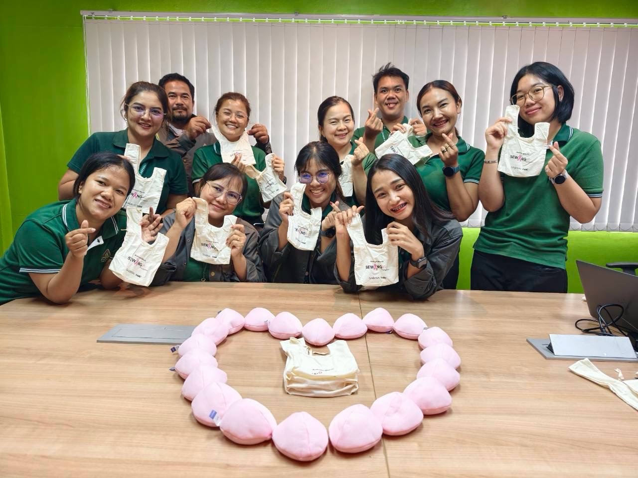 ซาบีน่า สนับสนุนอุปกรณ์เย็บเต้านมเทียม 200 เต้า ให้ “ทิปโก้แอสฟัลท์” ชวนพนักงานร่วมส่งต่อกำลังใจผู้ป่วยมะเร็งเต้านม
