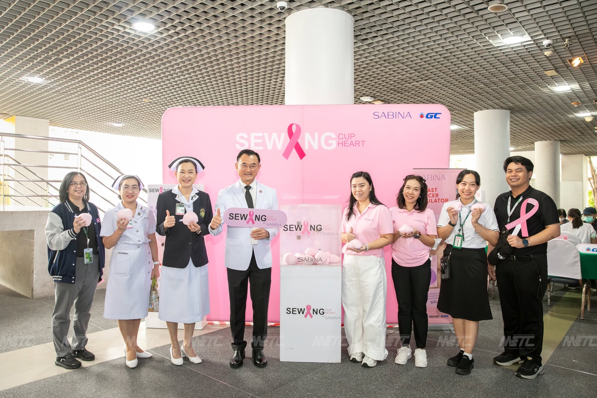 SABINA ร่วม “ตลาดน้ำความดี ปีที่ 3” ชวนโละบราเก่าสู่พลังงานสะอาด พร้อมรวมพลังจิตอาสาเย็บเต้านมเทียมเพื่อผู้ป่วยมะเร็งเต้านม