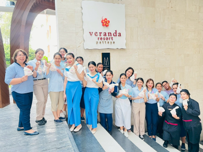 ซาบีน่า ร่วมกับโรงแรมวีรันดา รีสอร์ท พัทยา นาจอมเทียน เย็บเต้านมเทียม เพื่อผู้ป่วยมะเร็งเต้านม