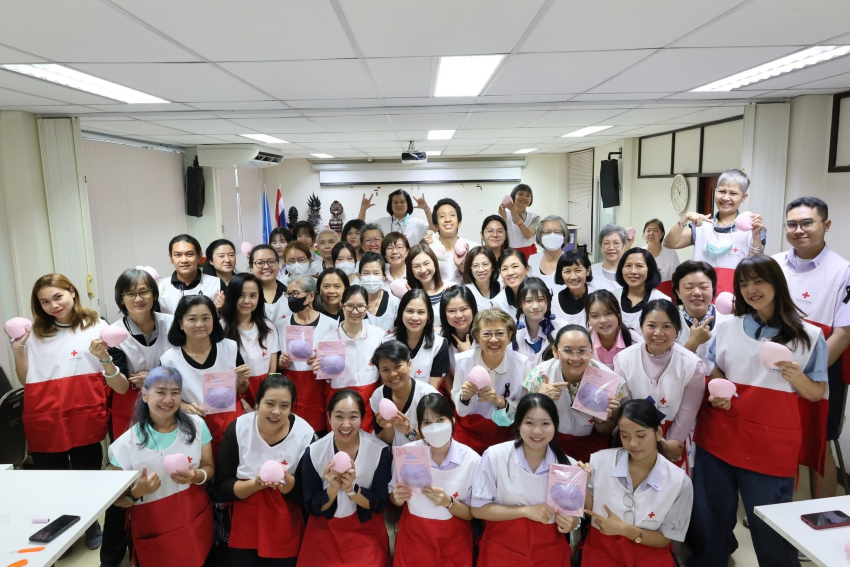 ซาบีน่า สนับสนุนอุปกรณ์เย็บเต้านมเทียม กับสำนักยุวกาชาดและอาสาสมัครกาชาดไทย ปีที่3